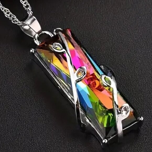 Iridescent Stone Necklace Mystical Colorful Boho Hippie Minimalist Gem Crystal - Picture 1 of 4